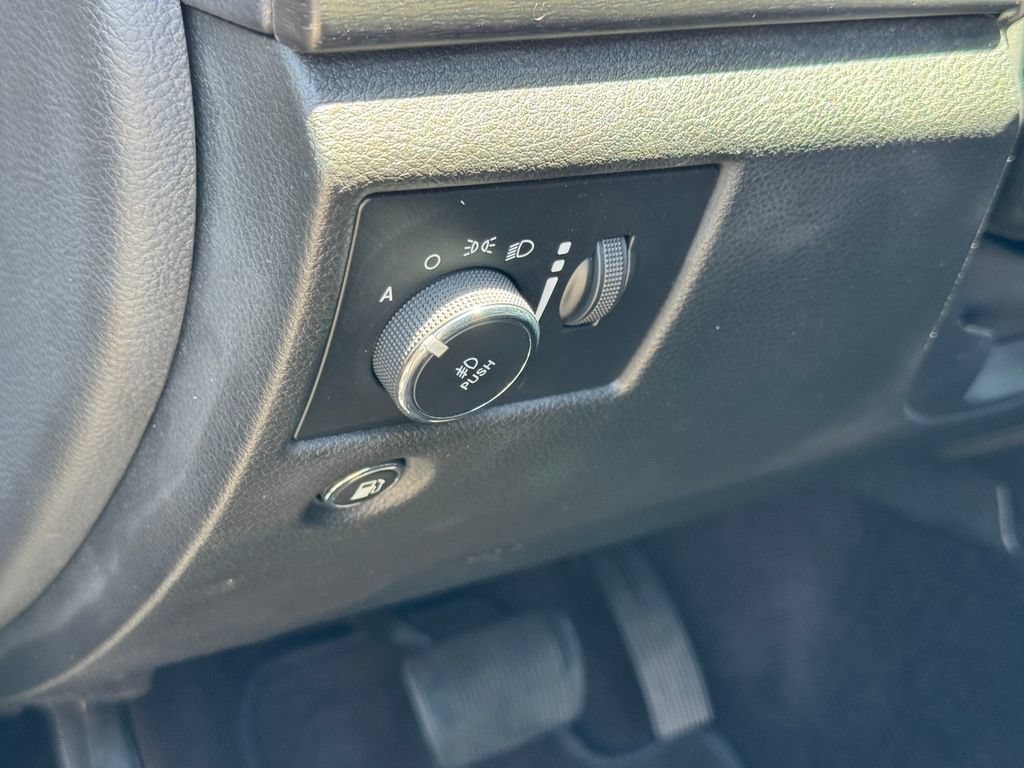 Used 2018 Jeep Grand Cherokee Altitude AWD/4WD image 10