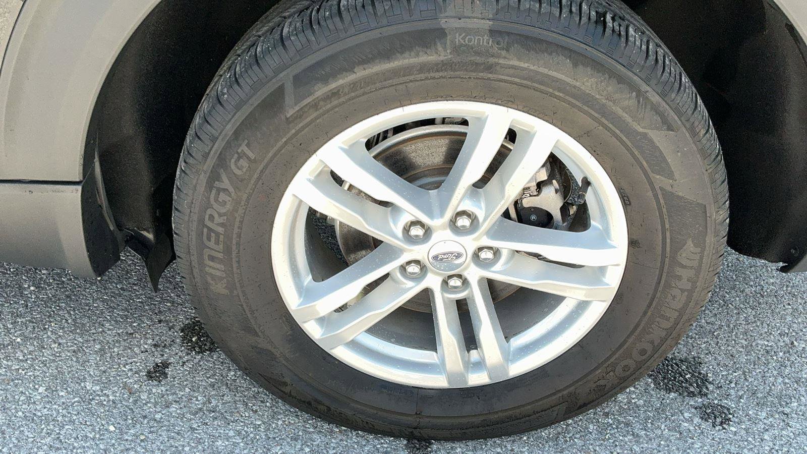 Used 2024 Ford Explorer XLT w/ Equipment Group 202A AWD/4WD image 12