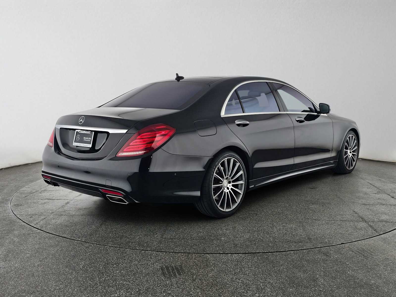 Used 2015 Mercedes-Benz S 550 Sedan image 3
