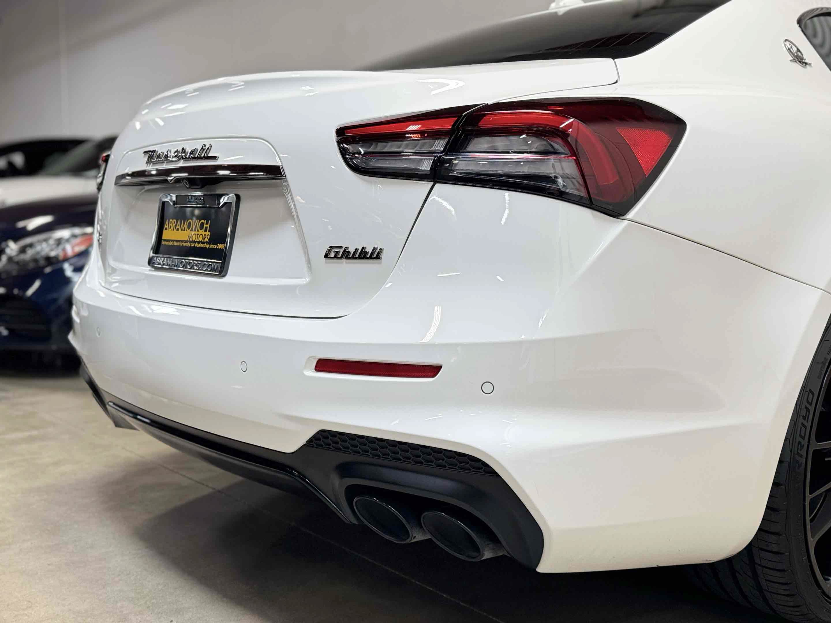 Used 2021 Maserati Ghibli S GranSport RWD image 22