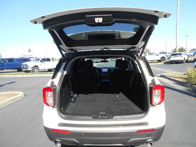 Certified 2023 Ford Explorer XLT w/ Equipment Group 202A RWD image 11