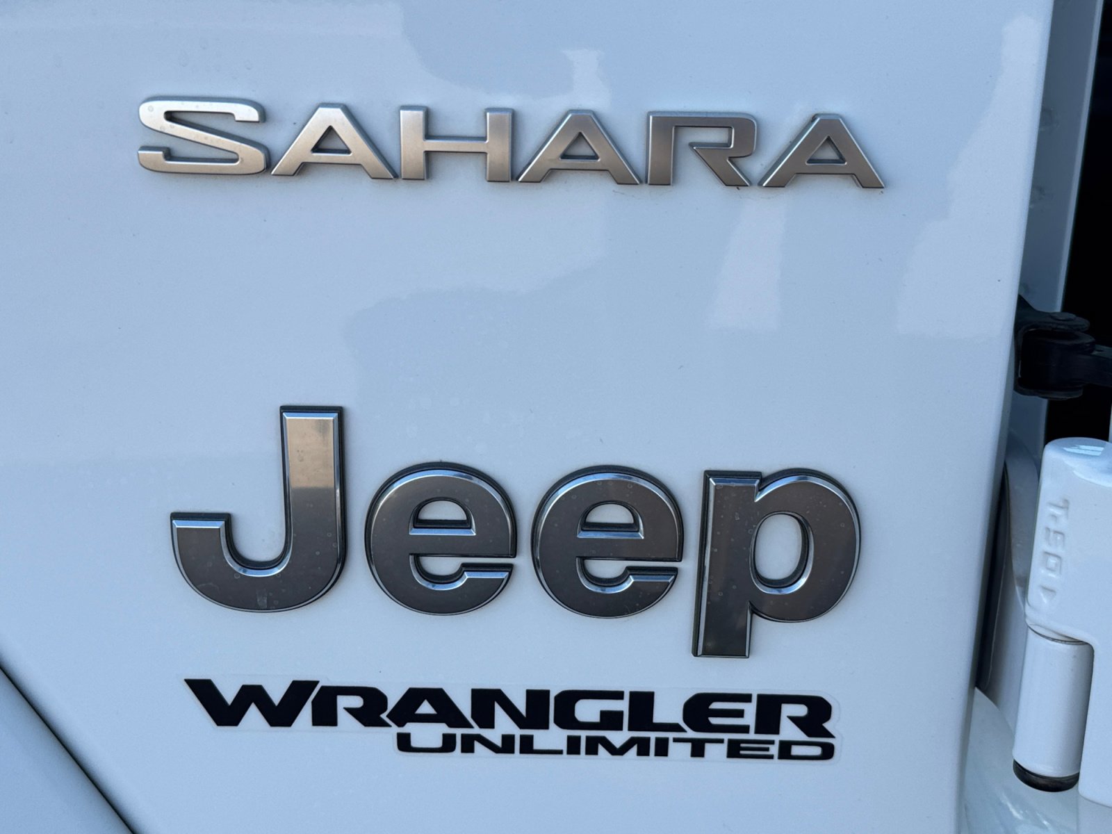 Used 2020 Jeep Wrangler Unlimited Sahara image 32