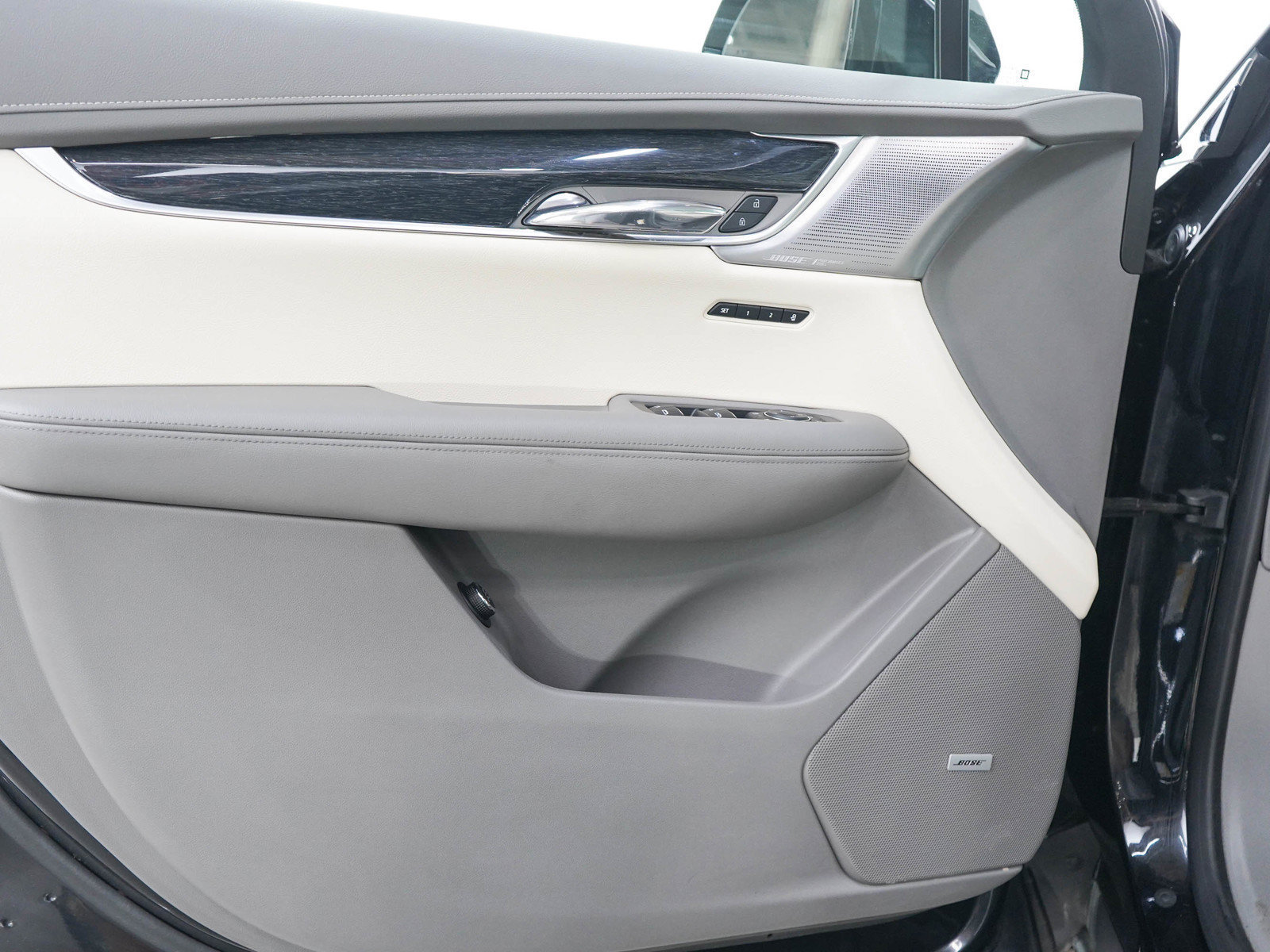 Used 2022 Cadillac XT6 Premium Luxury AWD/4WD image 19