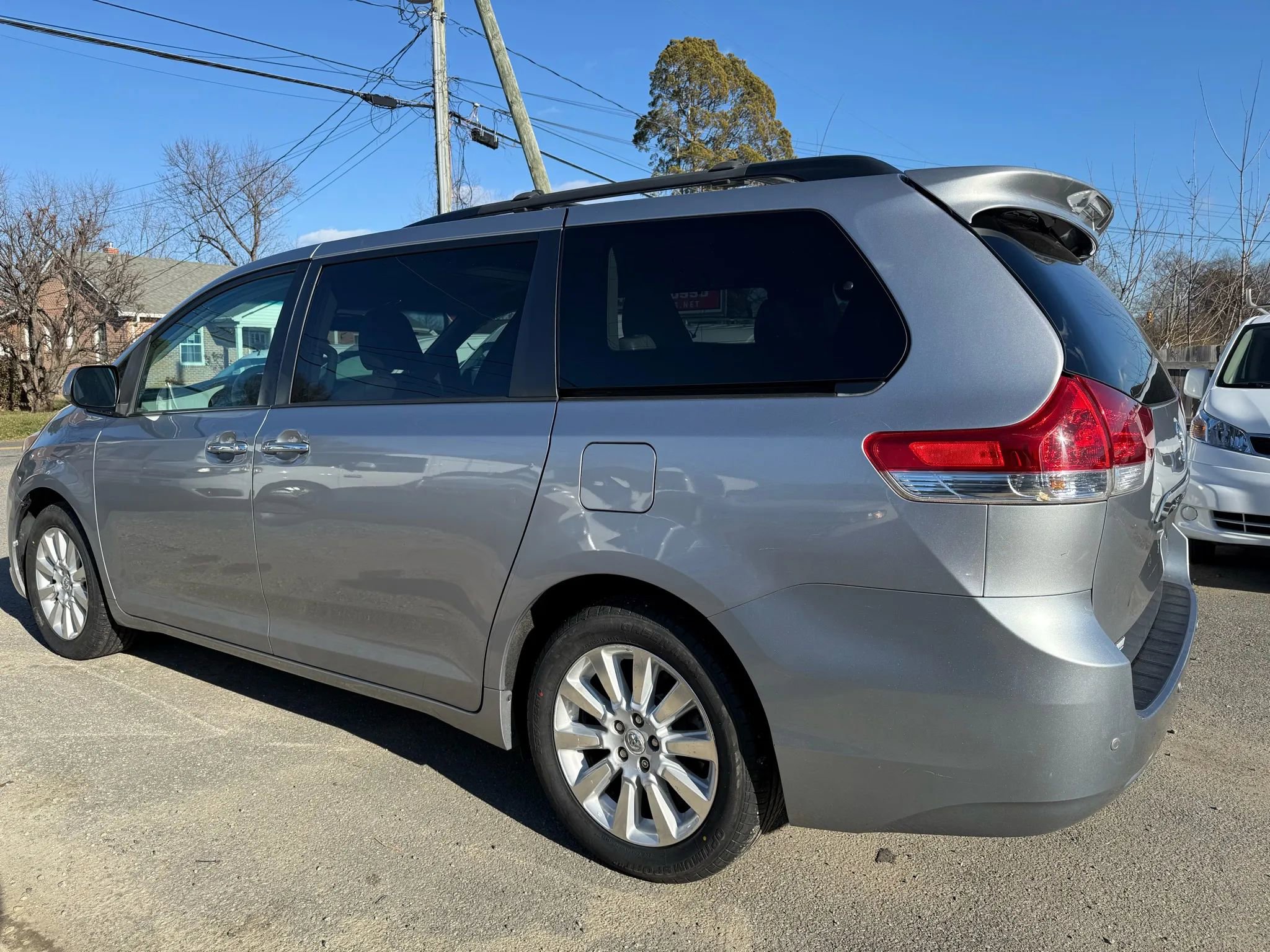 Used 2012 Toyota Sienna Limited image 8