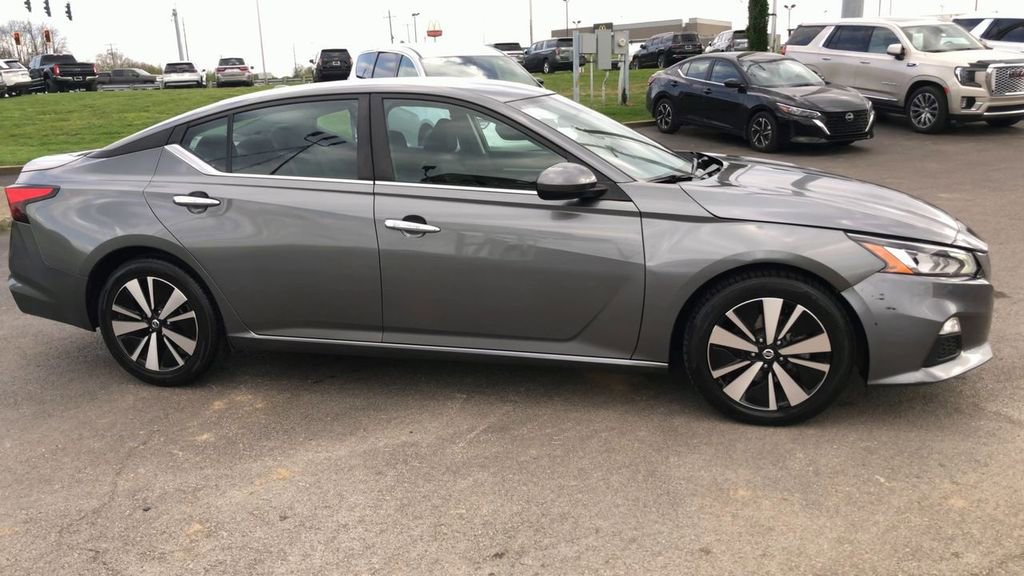 Used 2022 Nissan Altima 2.5 SV FWD image 8