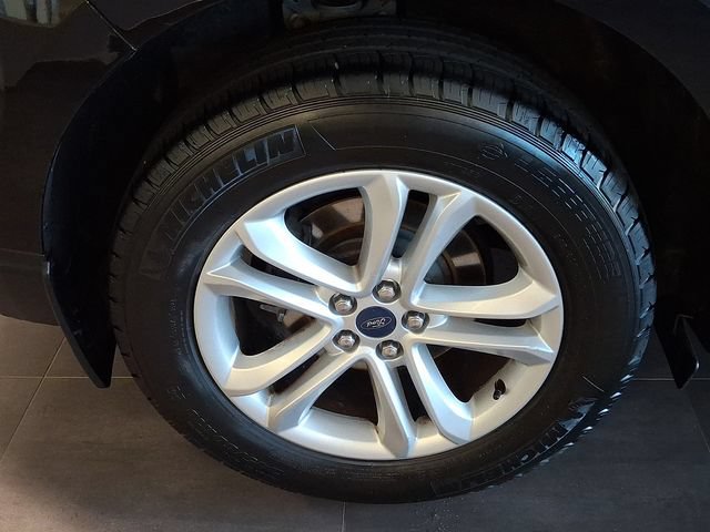 Used 2019 Ford Edge SEL w/ Equipment Group 201A AWD/4WD image 7