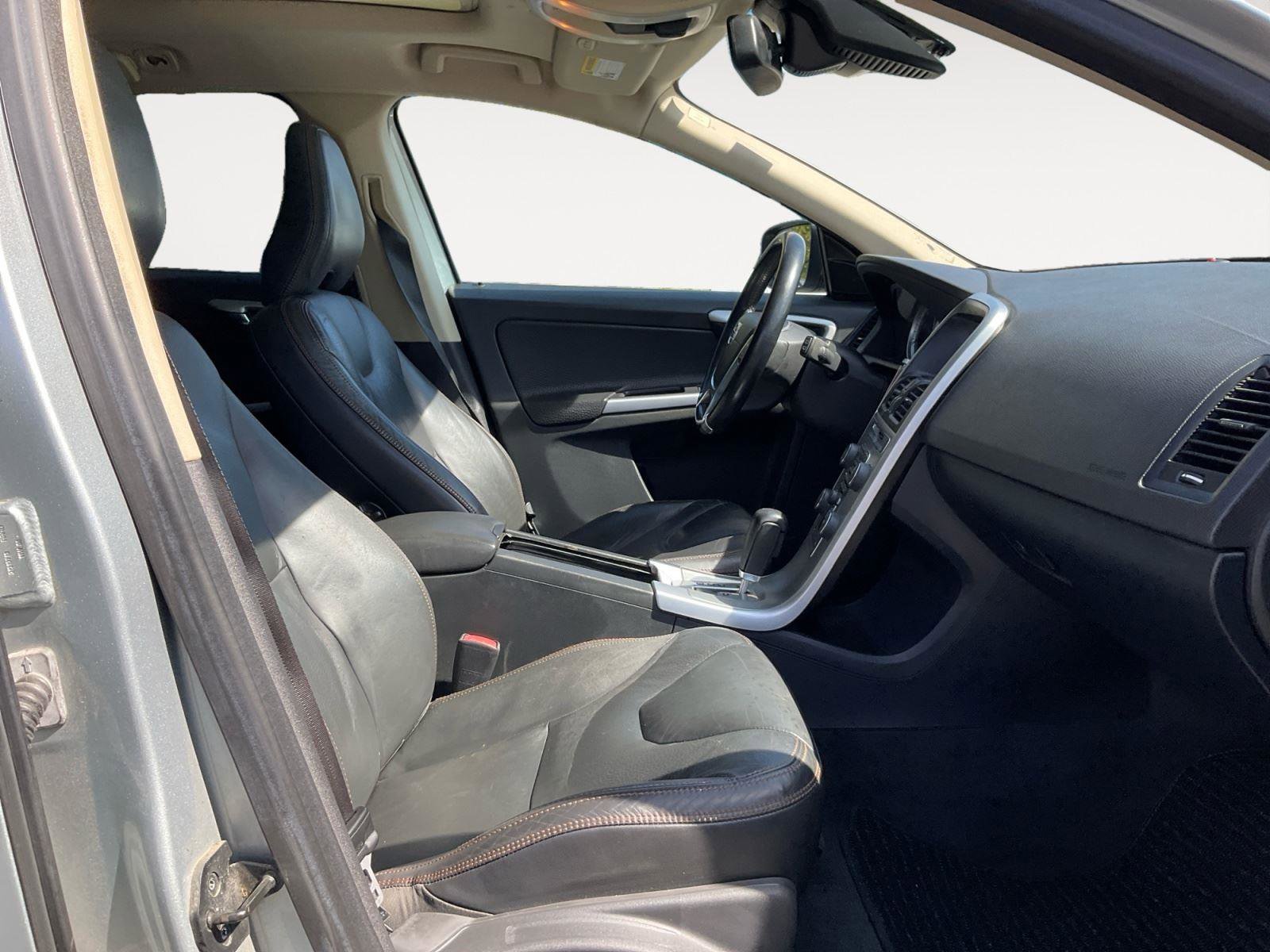 Used 2011 Volvo XC60 T6 image 15