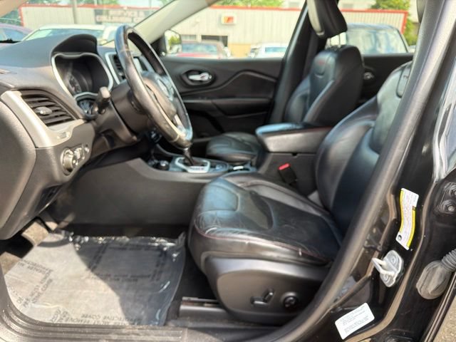 Used 2014 Jeep Cherokee Trailhawk w/ Comfort/Convenience Group AWD/4WD image 14