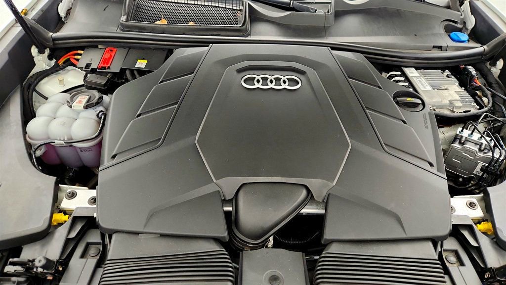Used 2022 Audi Q8 Premium Plus w/ Premium Plus Package image 28