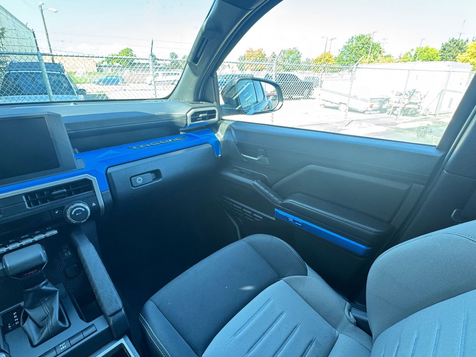 Used 2025 Toyota Tacoma SR image 32