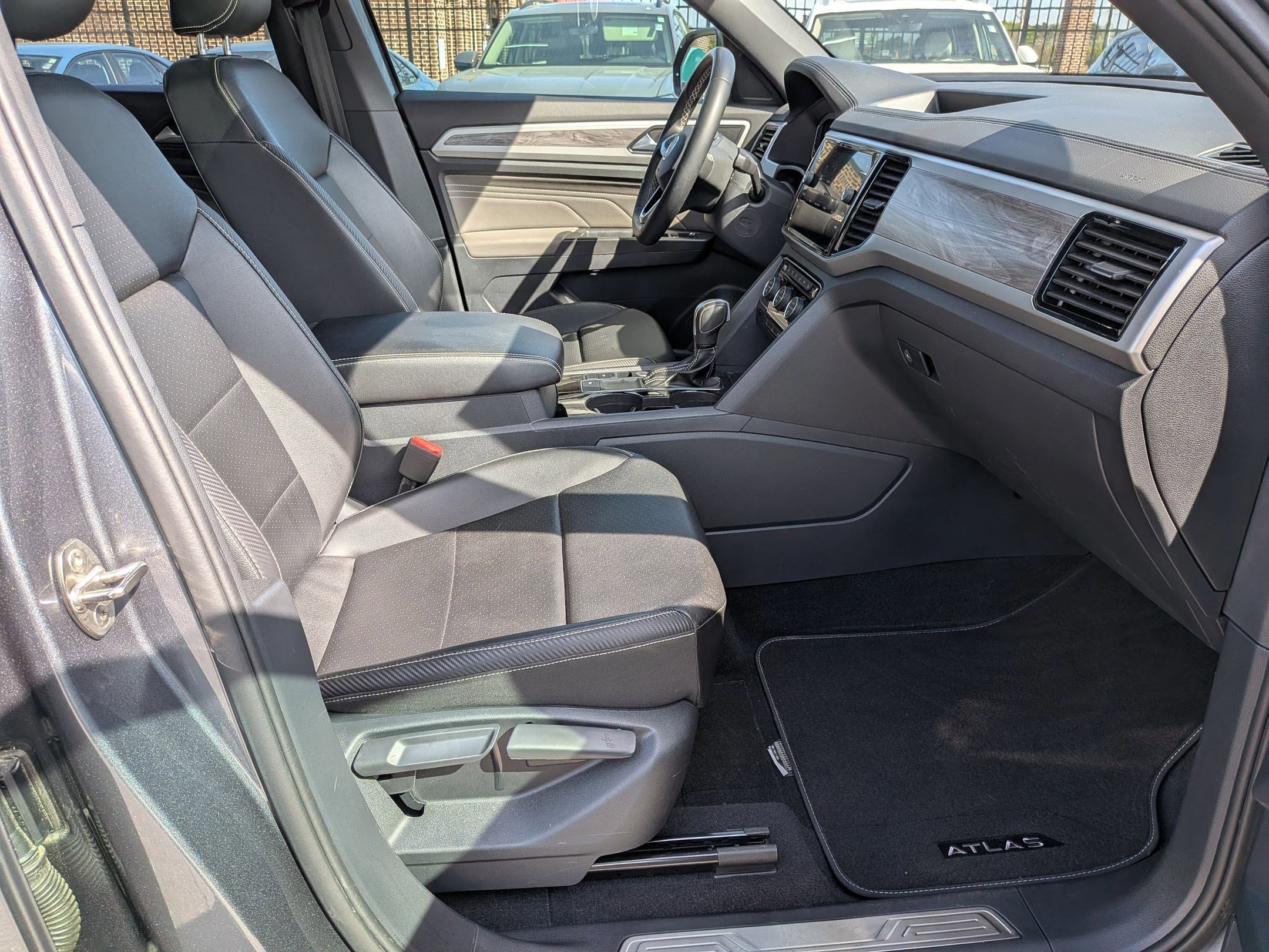 Used 2023 Volkswagen Atlas Cross Sport SE w/ Panoramic Sunroof Package image 36