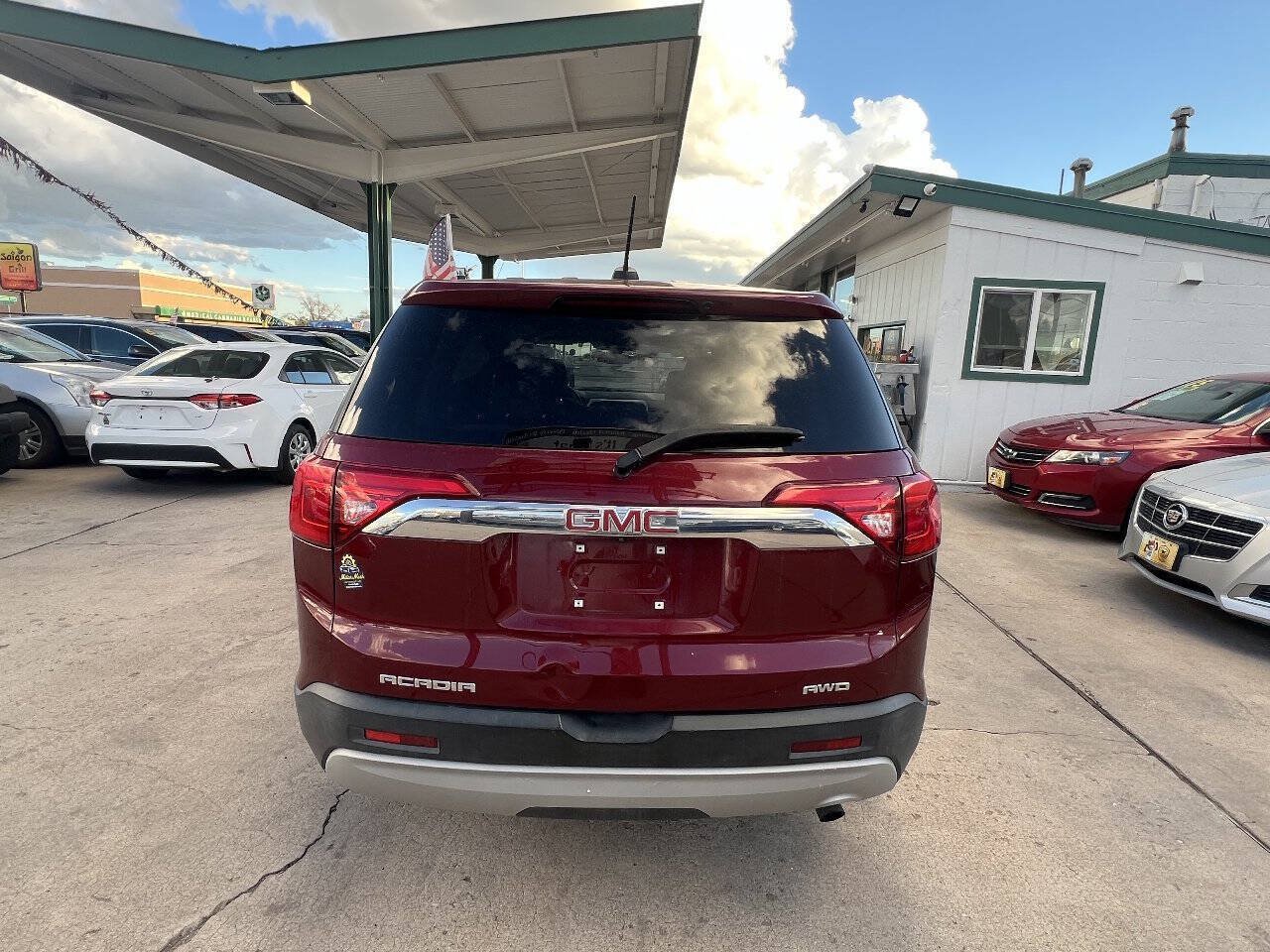 Used 2017 GMC Acadia SLE w/ LPO, Floor Liner Package AWD/4WD image 5
