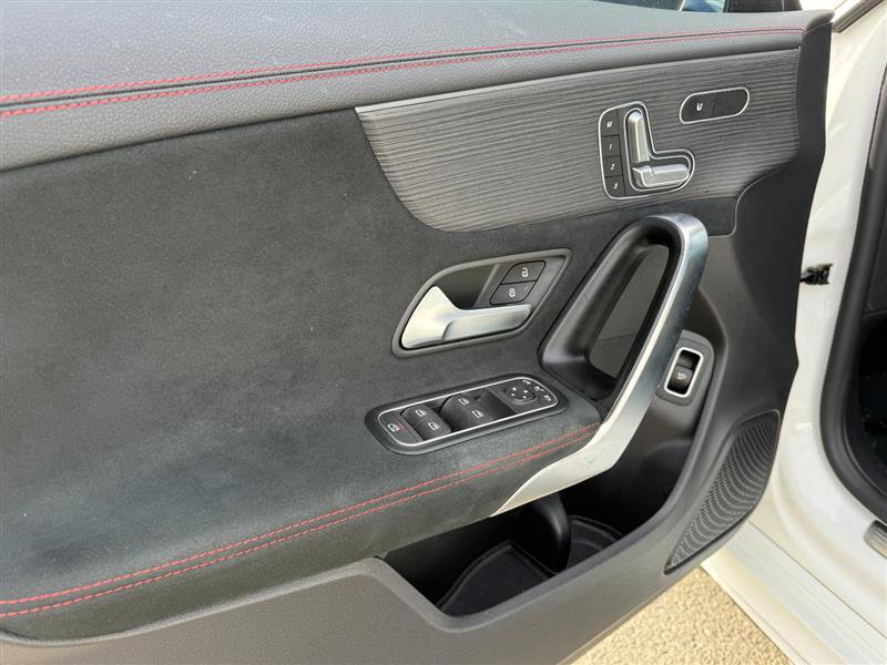 Used 2023 Mercedes-Benz CLA 250 4MATIC image 10