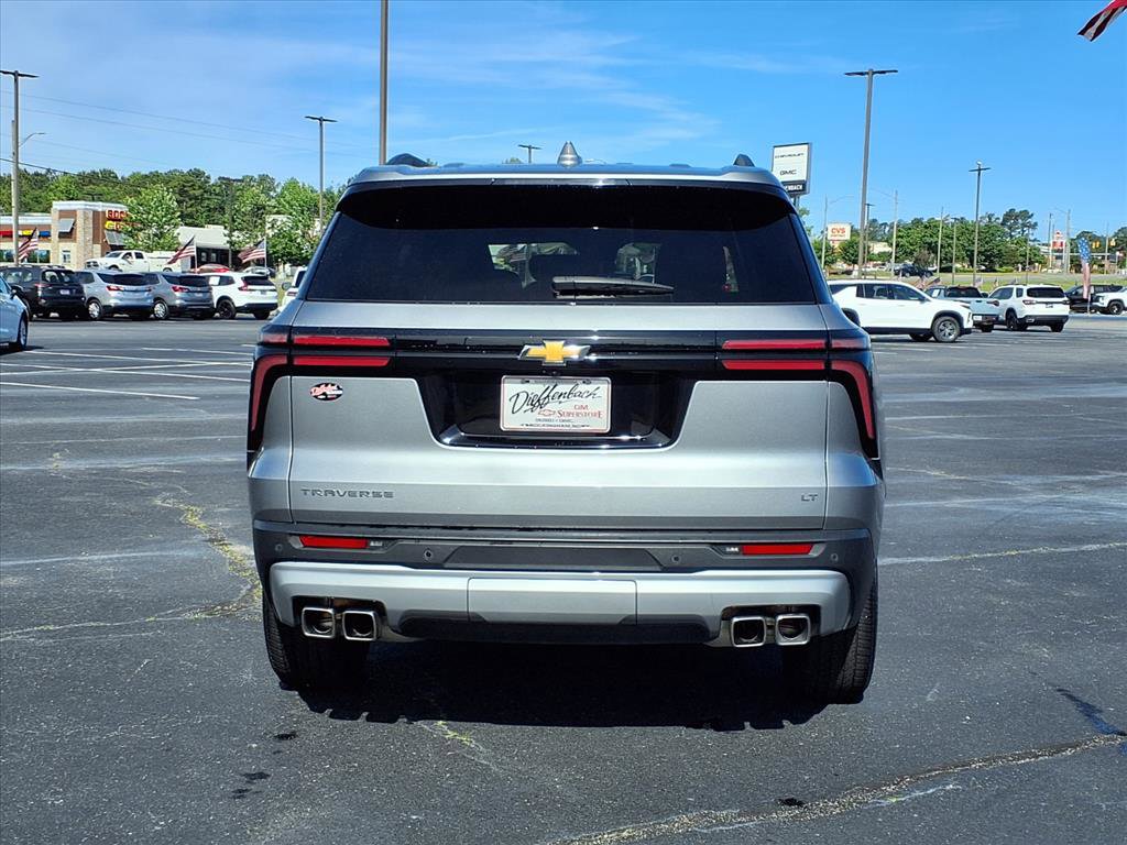 Used 2024 Chevrolet Traverse LT FWD image 17