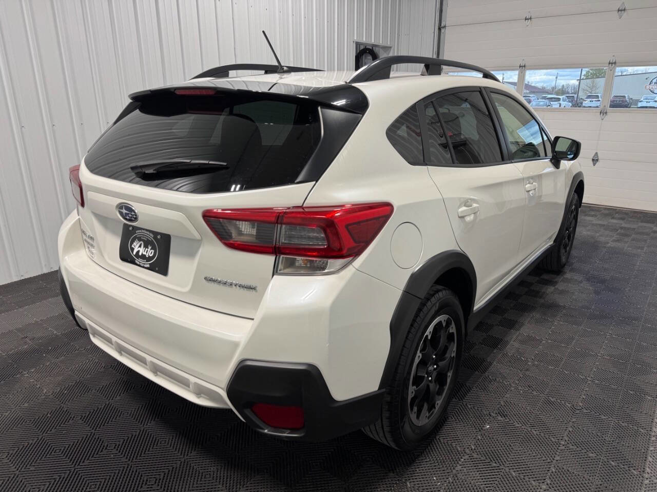 Used 2022 Subaru Crosstrek 2.0i AWD/4WD image 3