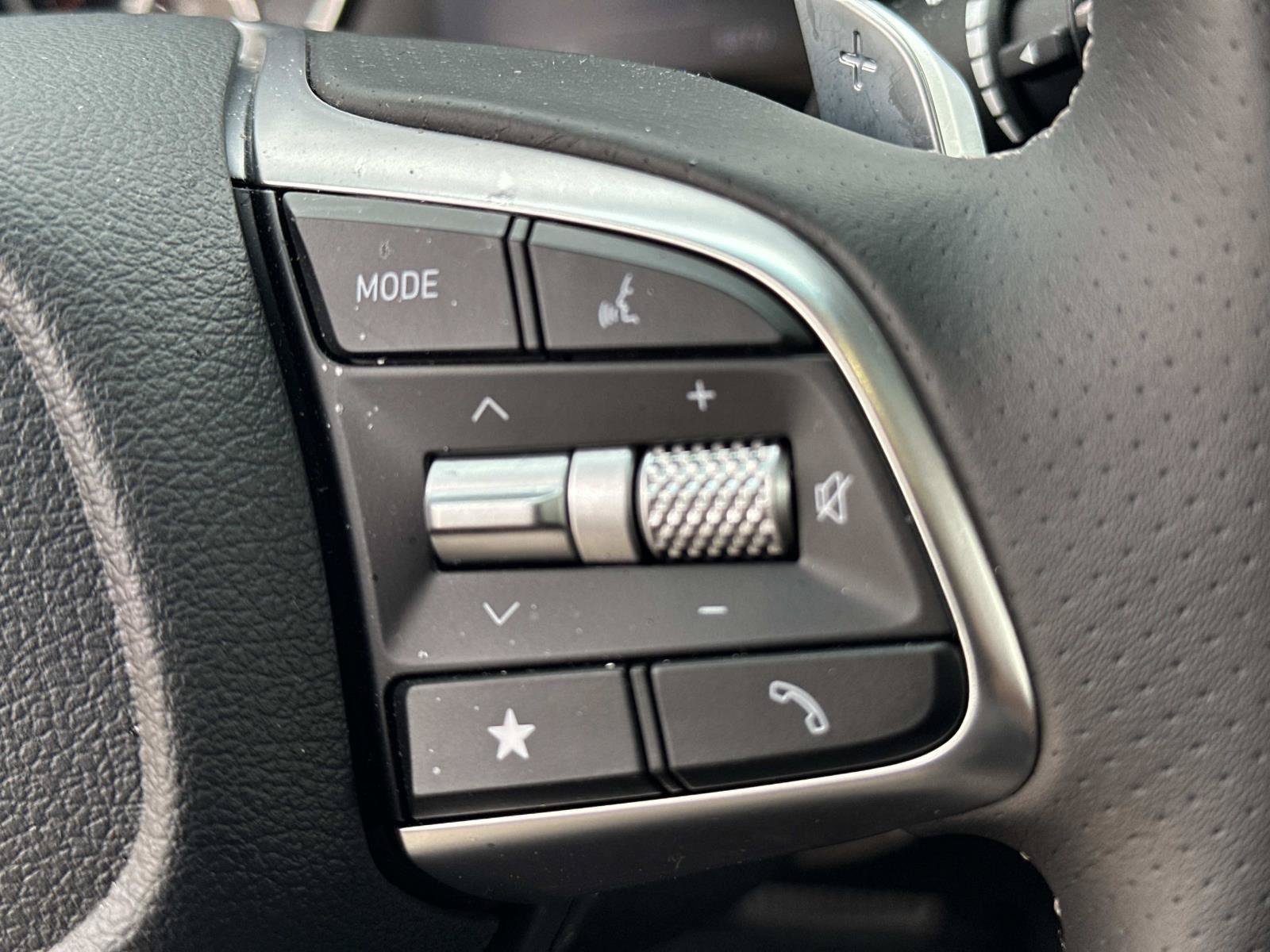 Used 2026 Genesis G70 2.5T RWD image 19