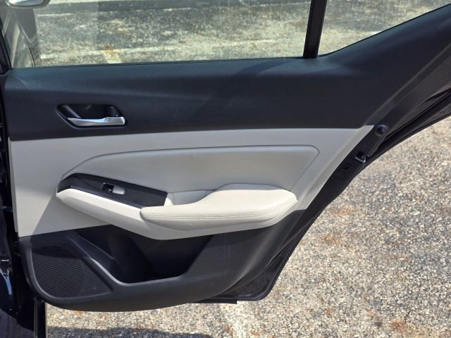 Used 2021 Nissan Altima 2.5 SV FWD image 15