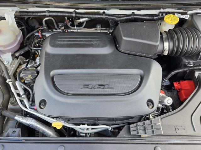 Used 2024 Chrysler Pacifica Touring-L FWD image 33