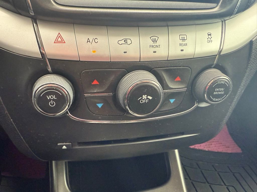 Used 2018 Dodge Journey SXT w/ Connectivity Group image 18