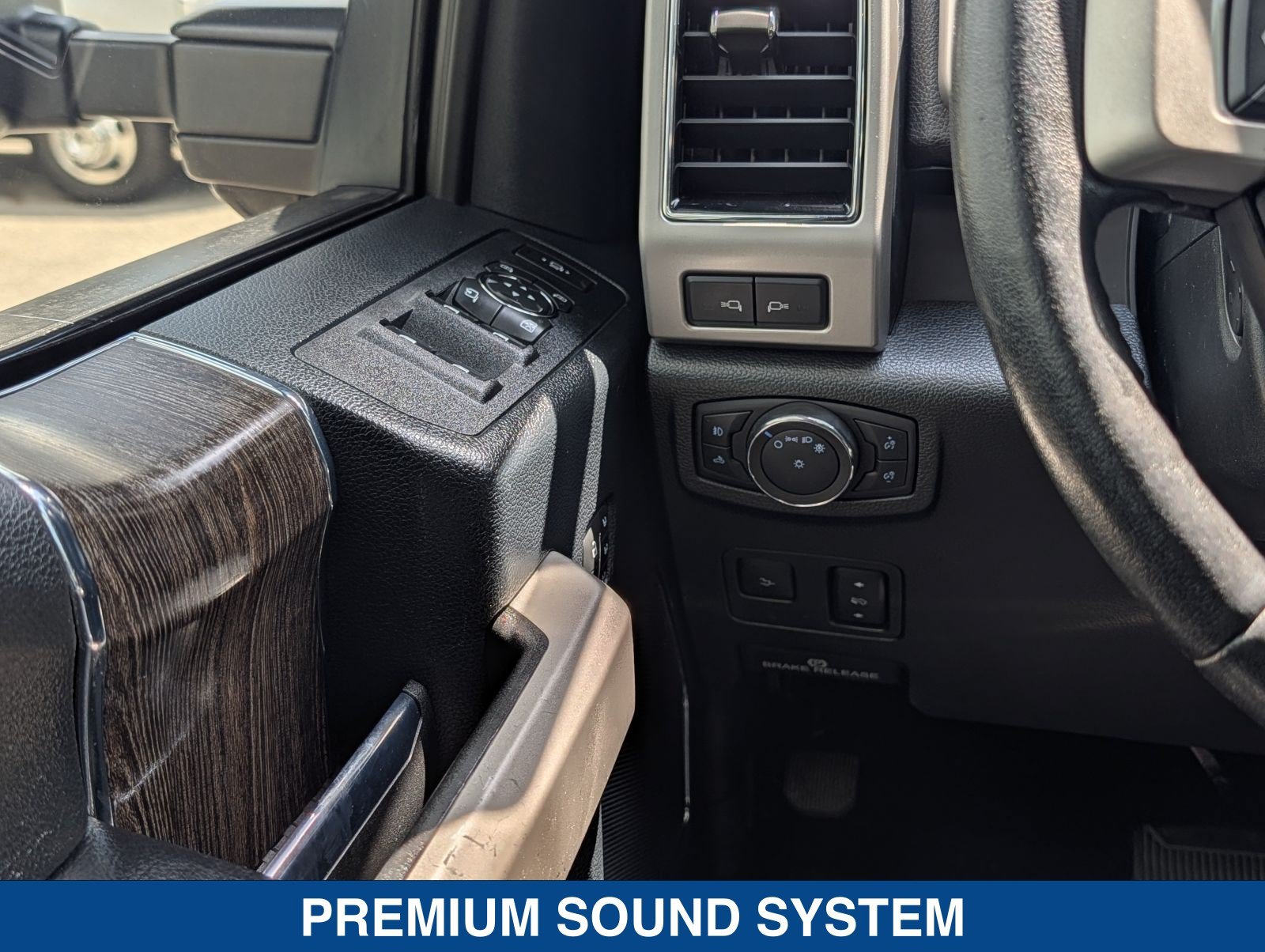 Used 2020 Ford F250 Lariat w/ Lariat Ultimate Package AWD/4WD image 27