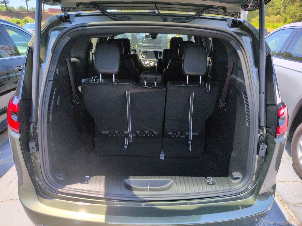 New 2027 Chrysler Pacifica Select FWD image 30