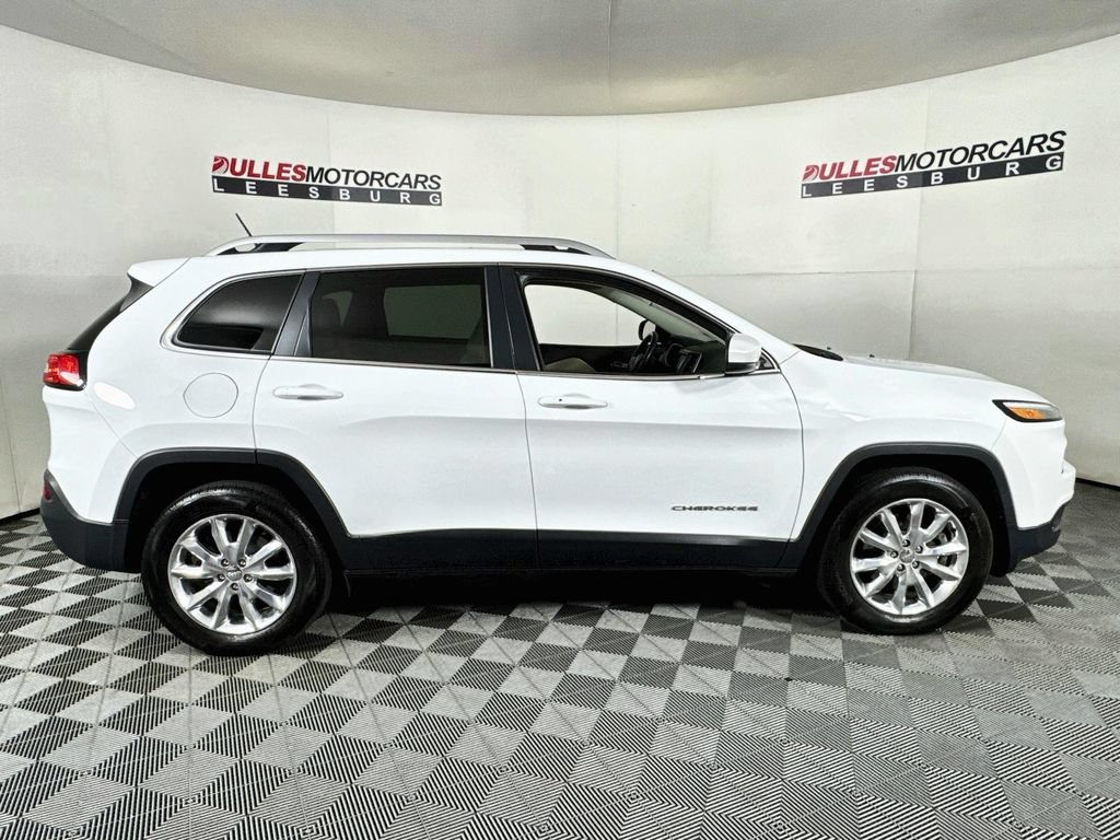Used 2015 Jeep Cherokee Limited w/ Luxury Group AWD/4WD image 8