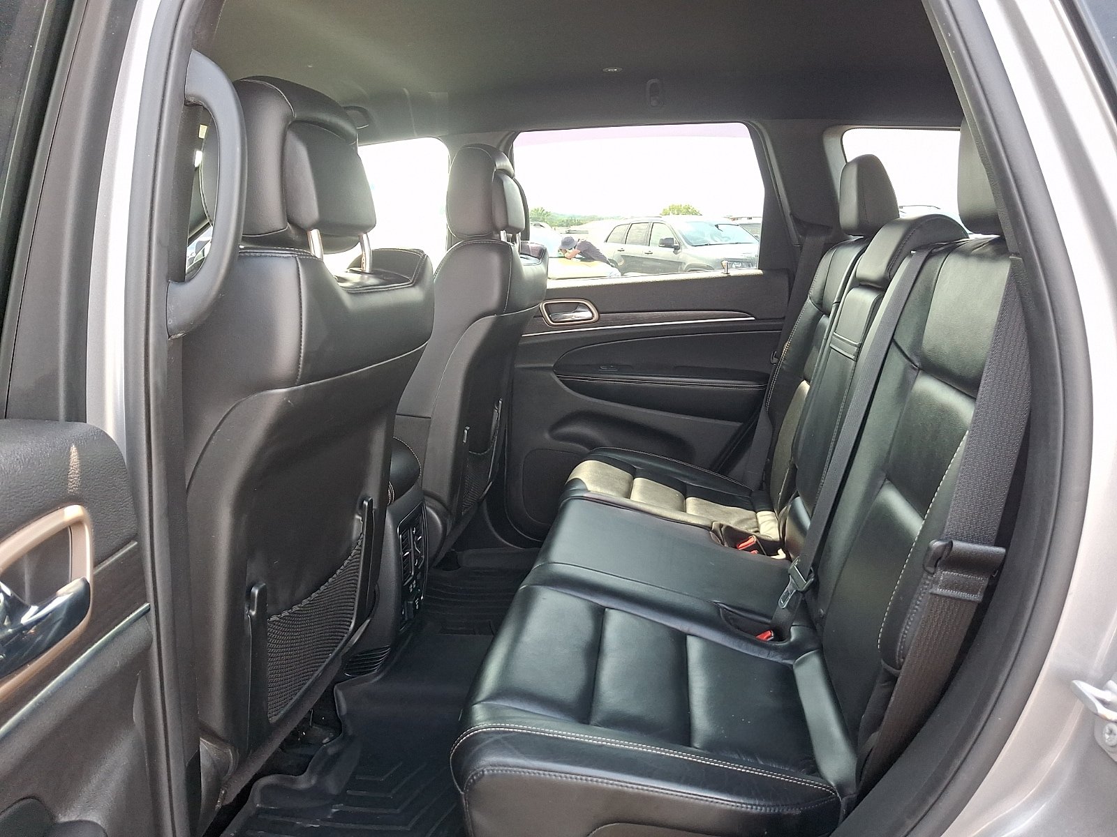 Used 2017 Jeep Grand Cherokee Limited AWD/4WD image 10
