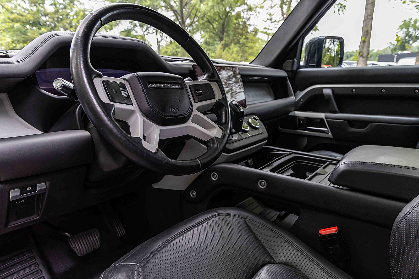 Used 2022 Land Rover Defender 110 XS Edition AWD/4WD image 7