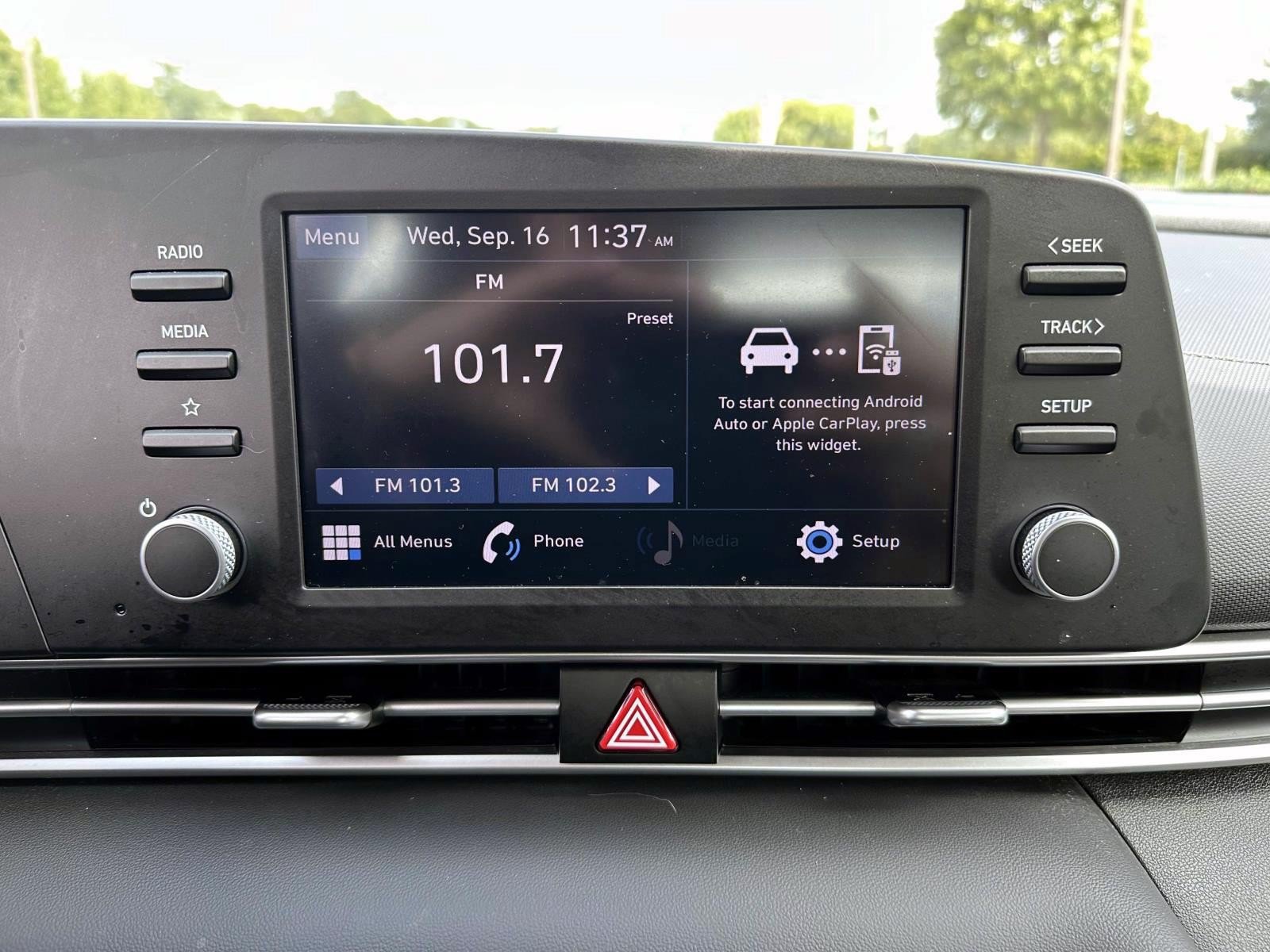 Used 2023 Hyundai Elantra SE FWD image 20