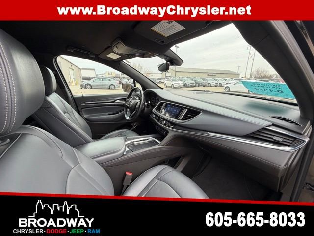 Used 2024 Buick Enclave Premium image 10