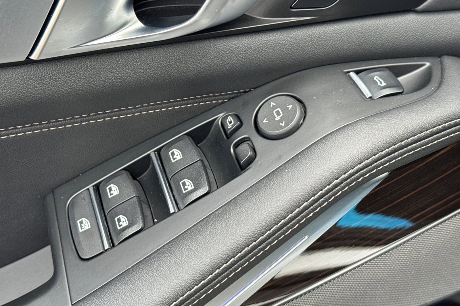 Used 2025 BMW X5 xDrive40i image 13