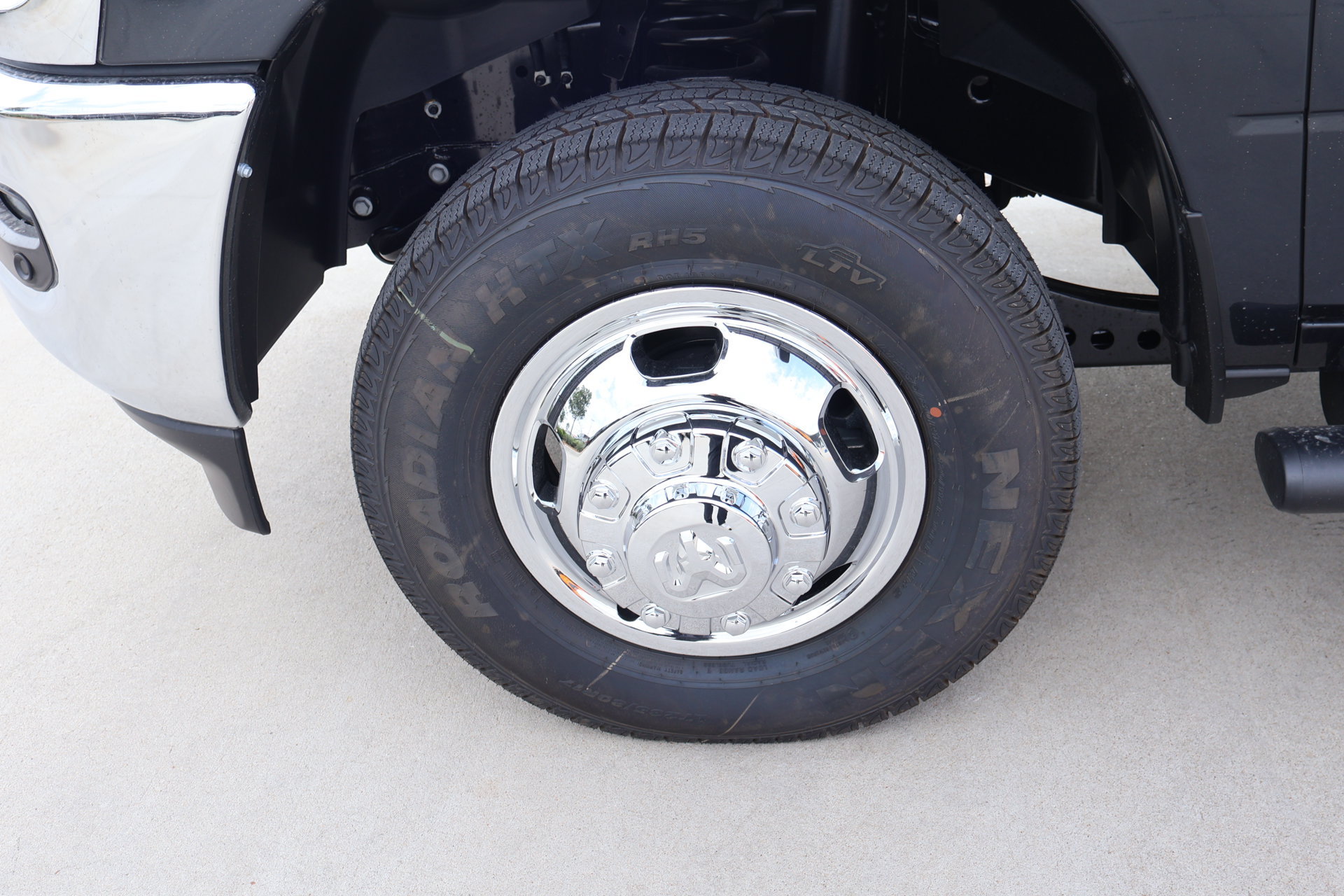 New 2026 RAM 3500 Tradesman AWD/4WD image 17