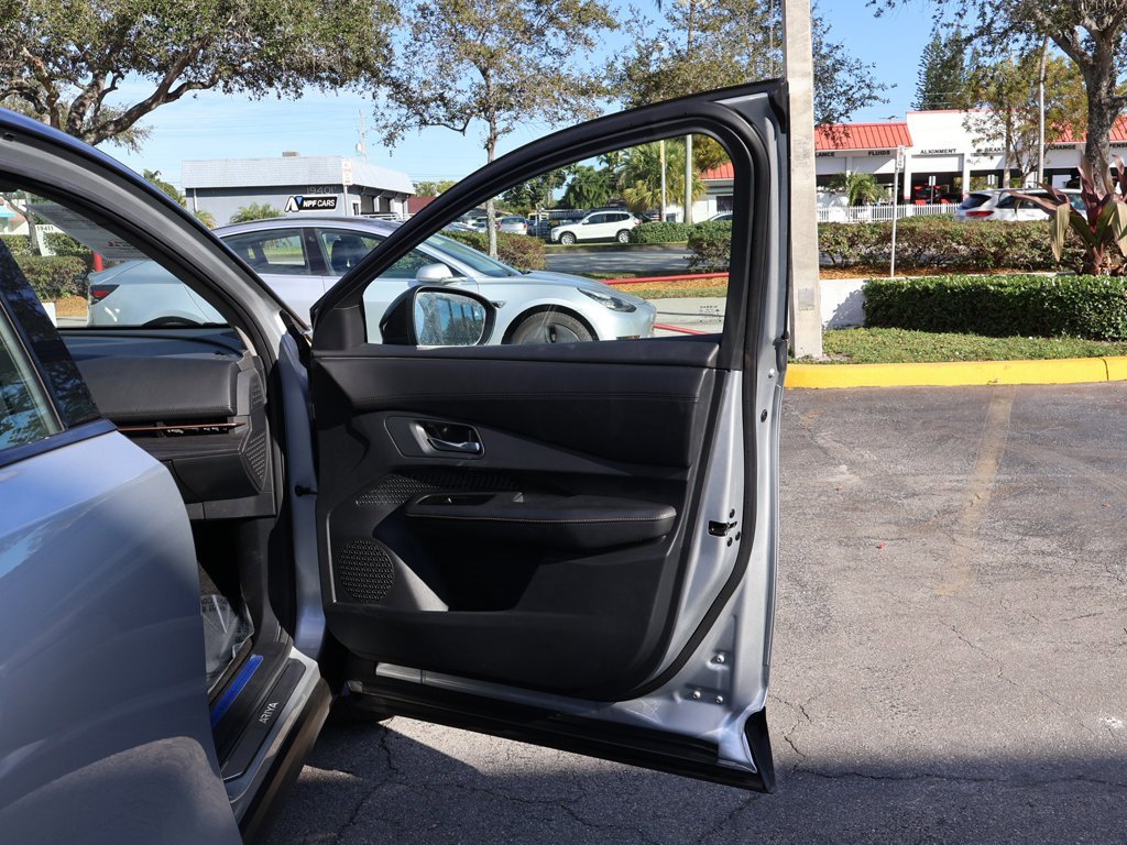 Used 2023 Nissan Ariya AWD image 24