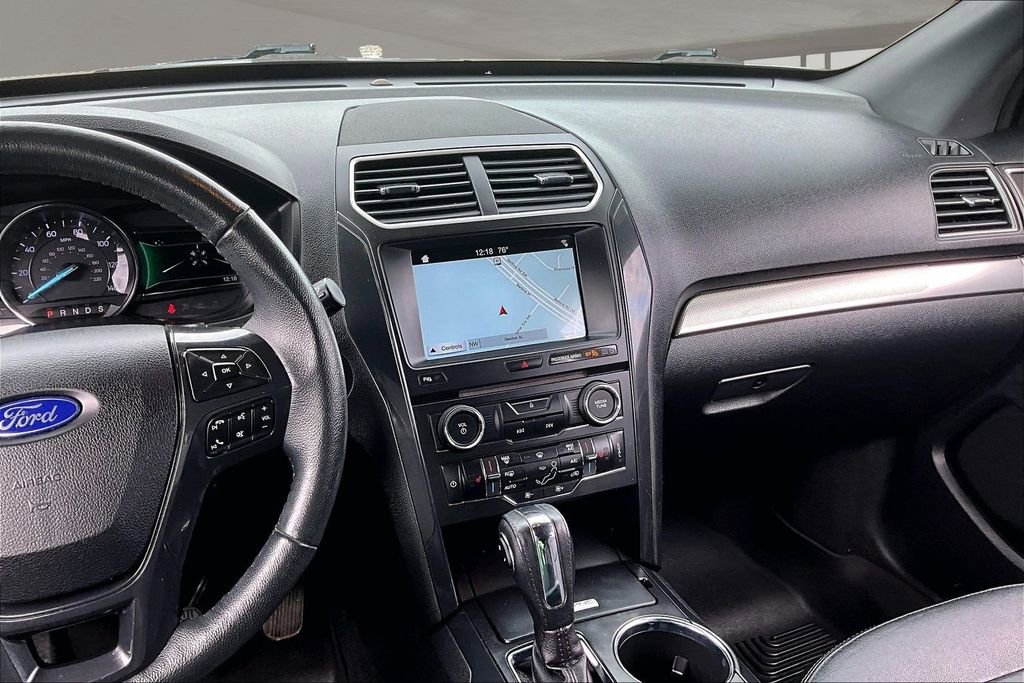 Used 2018 Ford Explorer XLT w/ Equipment Group 202A FWD image 9