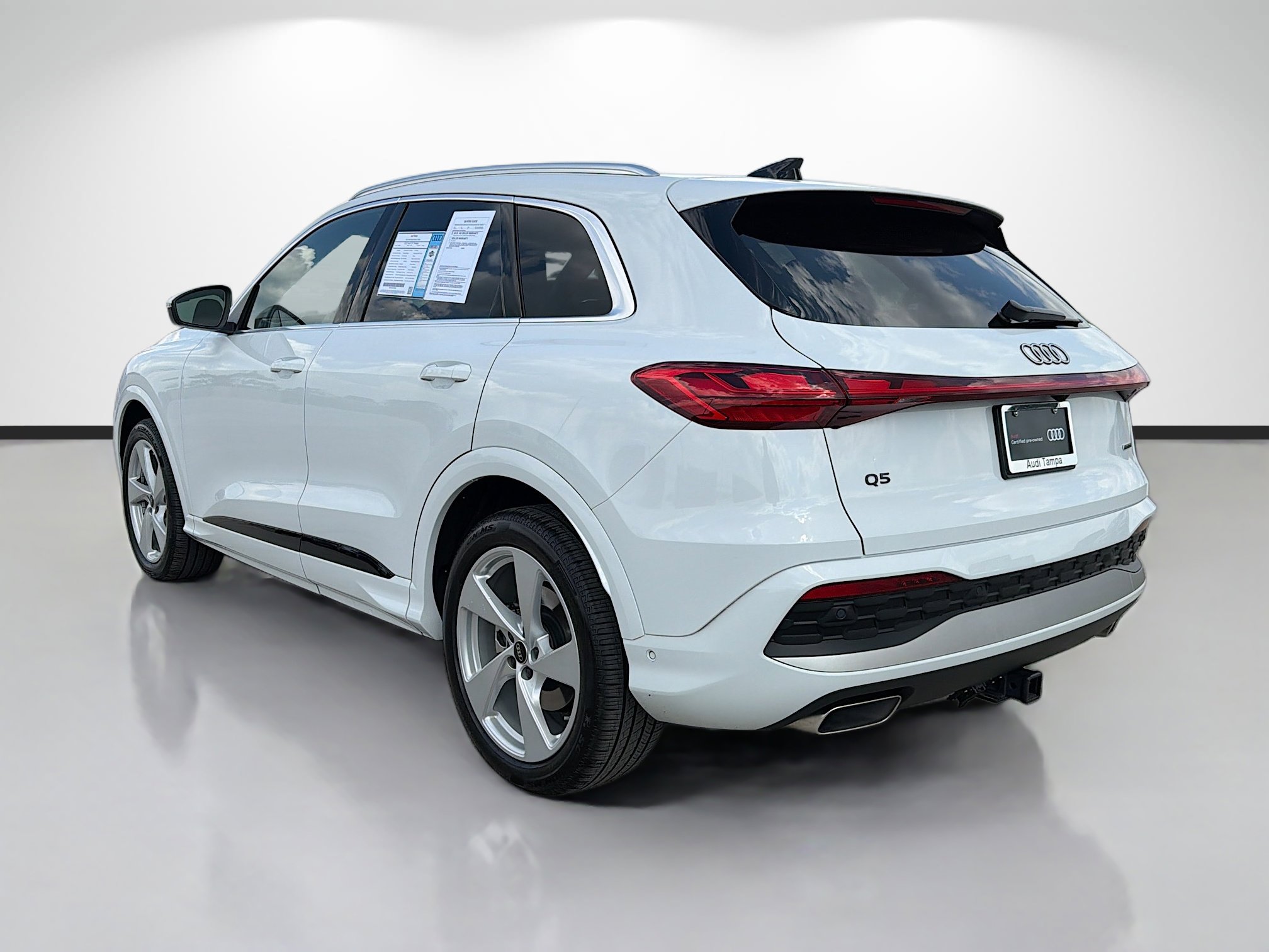 Certified 2025 Audi Q5 Prestige image 5