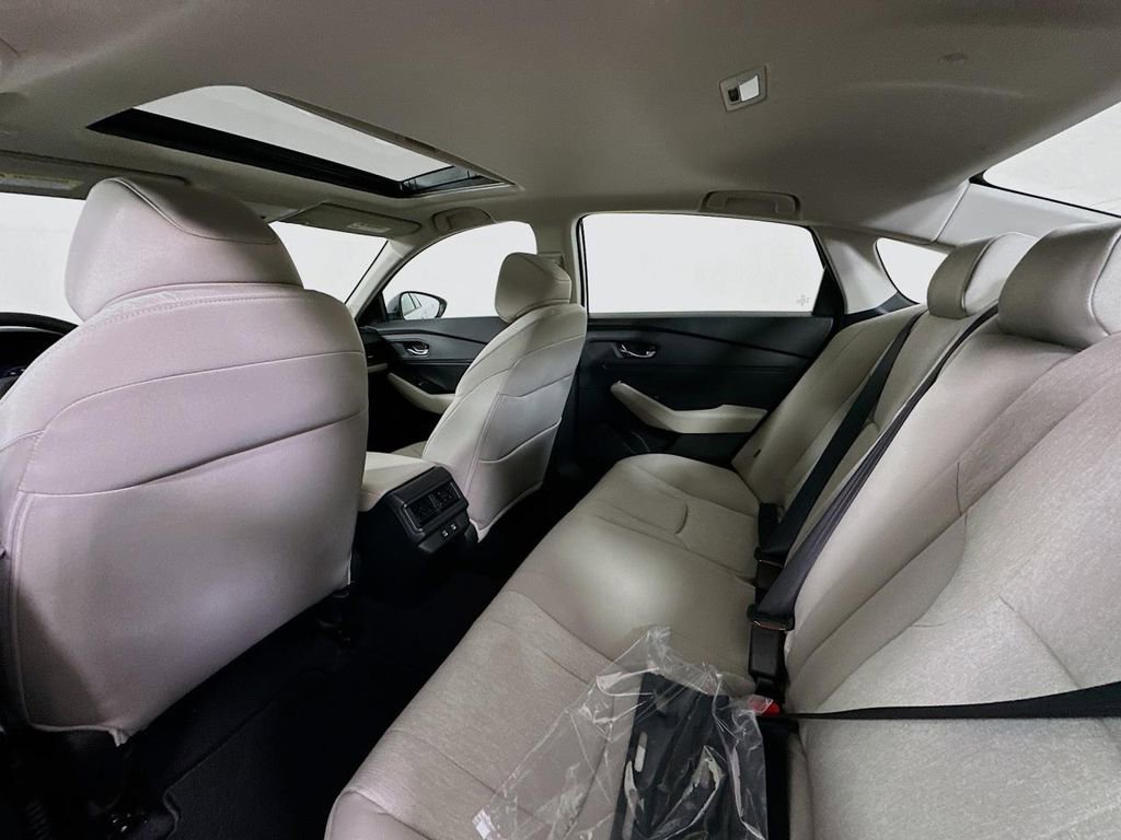 Used 2025 Honda Accord SE image 4