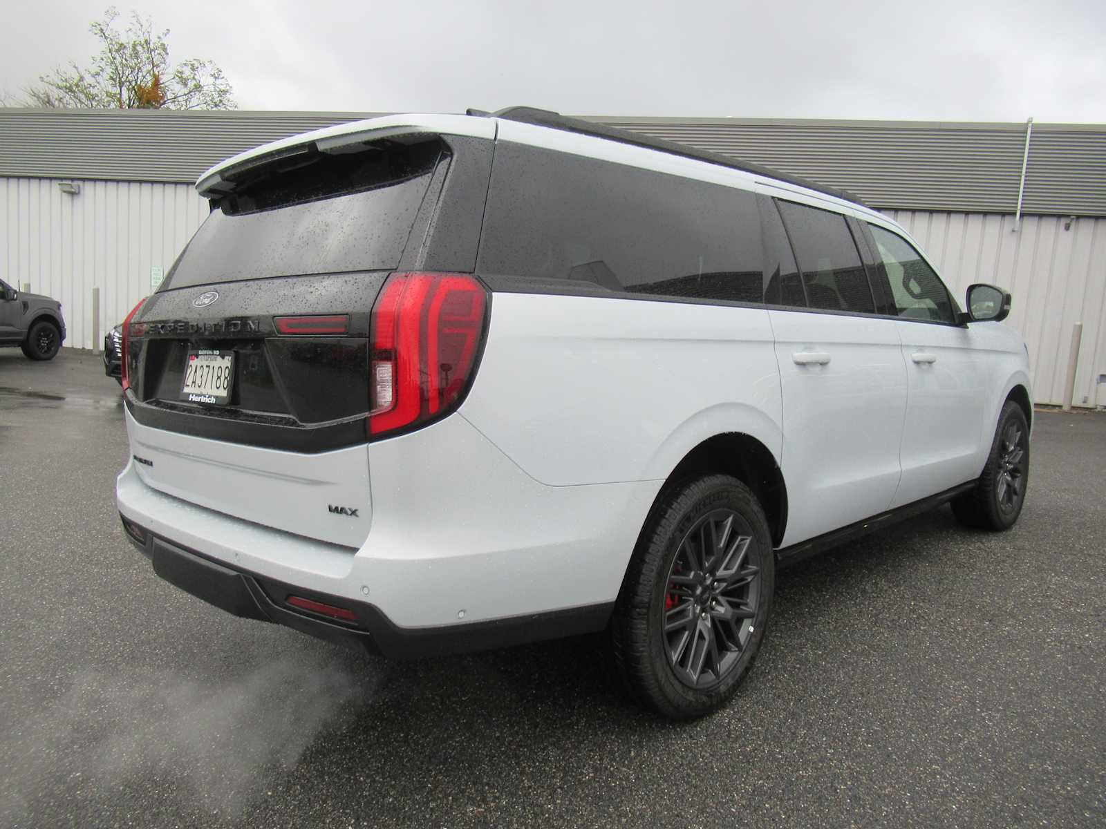 New 2025 Ford Expedition Max Platinum w/ Stealth Performance Package image 5
