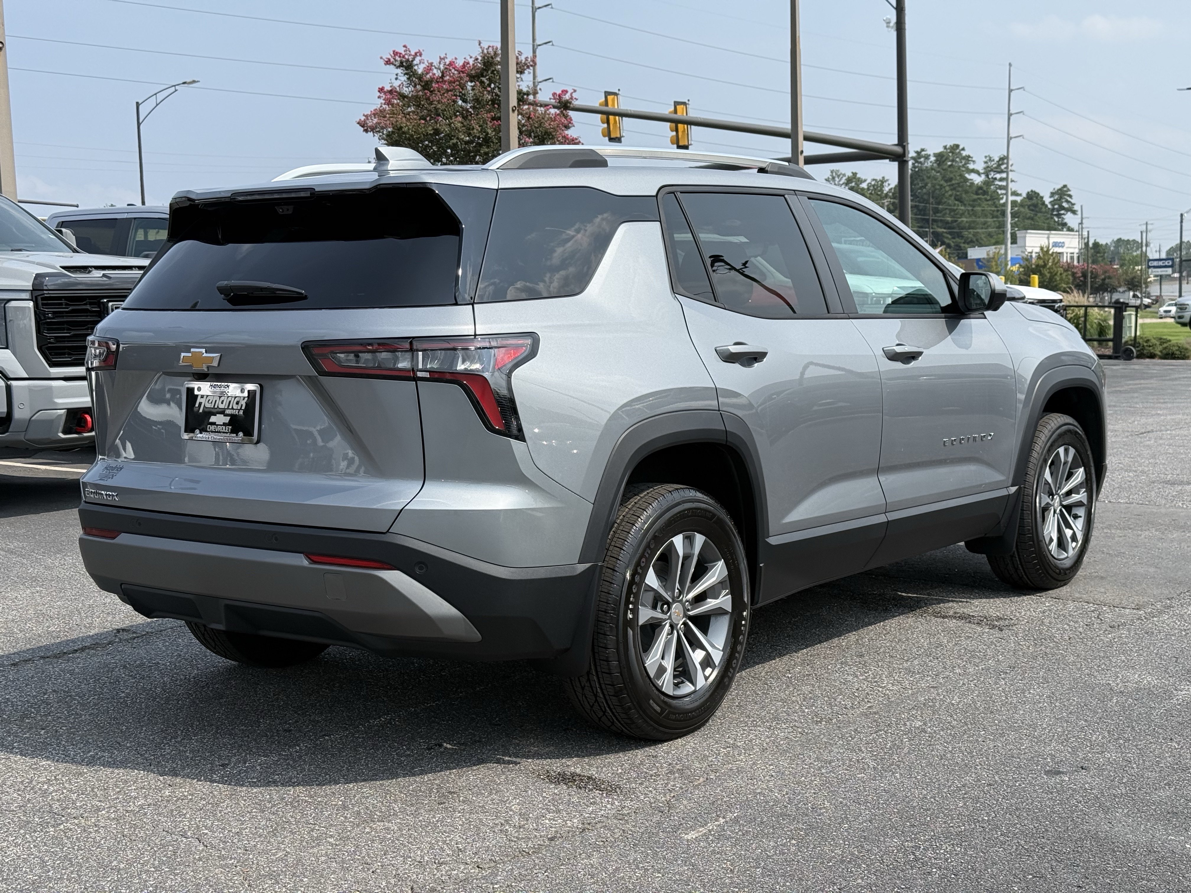 New 2027 Chevrolet Equinox LT w/ Safety and Technology Package FWD image 10