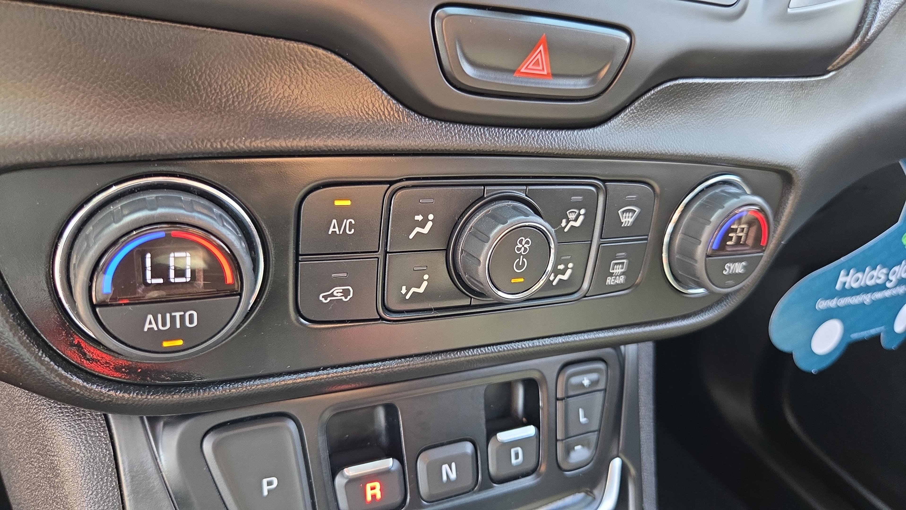 Used 2021 GMC Terrain SLE w/ Driver Convenience Package FWD image 20