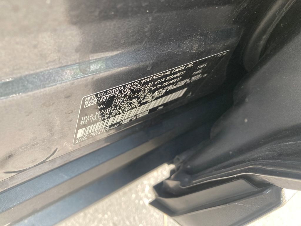 Used 2020 Toyota RAV4 LE image 33