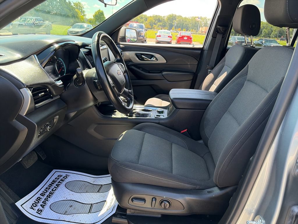 Used 2023 Chevrolet Traverse LT FWD image 15