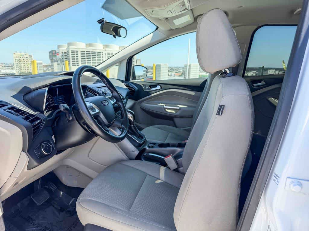 Used 2017 Ford C-MAX SE w/ Cargo Management Package FWD image 16