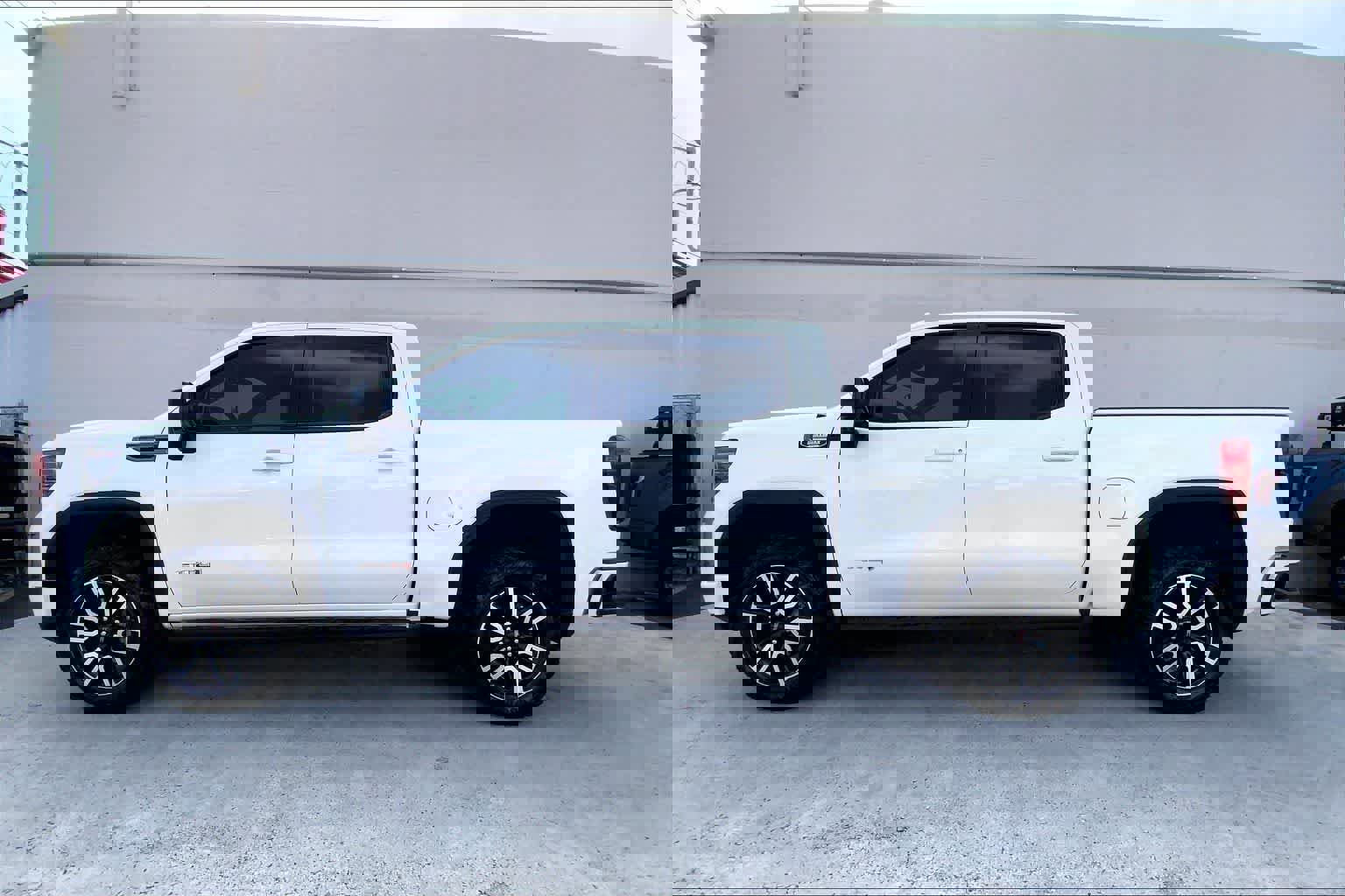 Used 2022 GMC Sierra 1500 AT4 w/ AT4 Preferred Package image 4