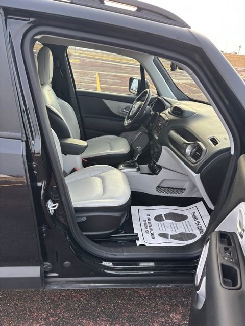 Used 2022 Jeep Renegade Limited image 17