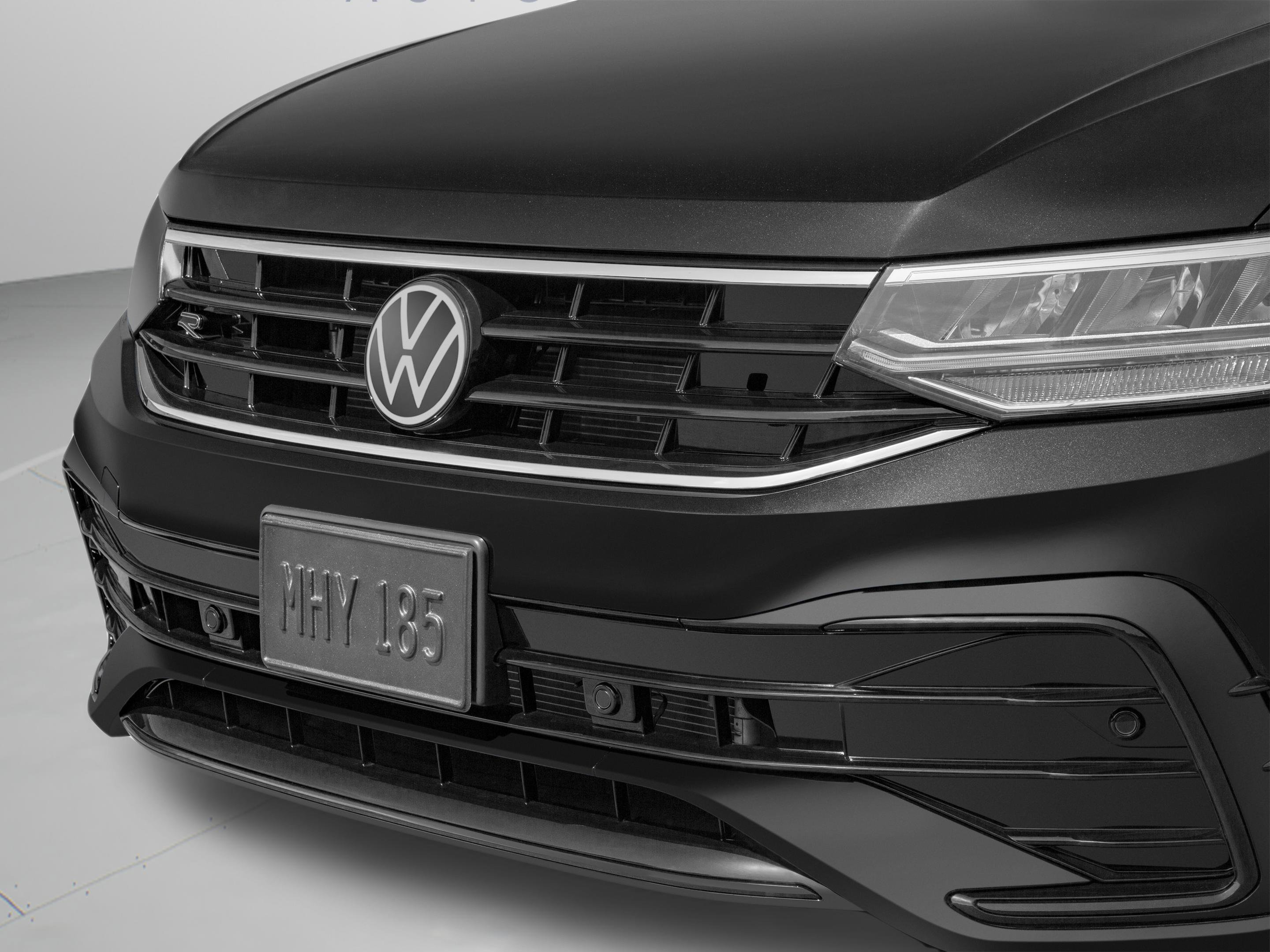 Used 2022 Volkswagen Tiguan SE R-Line FWD image 62