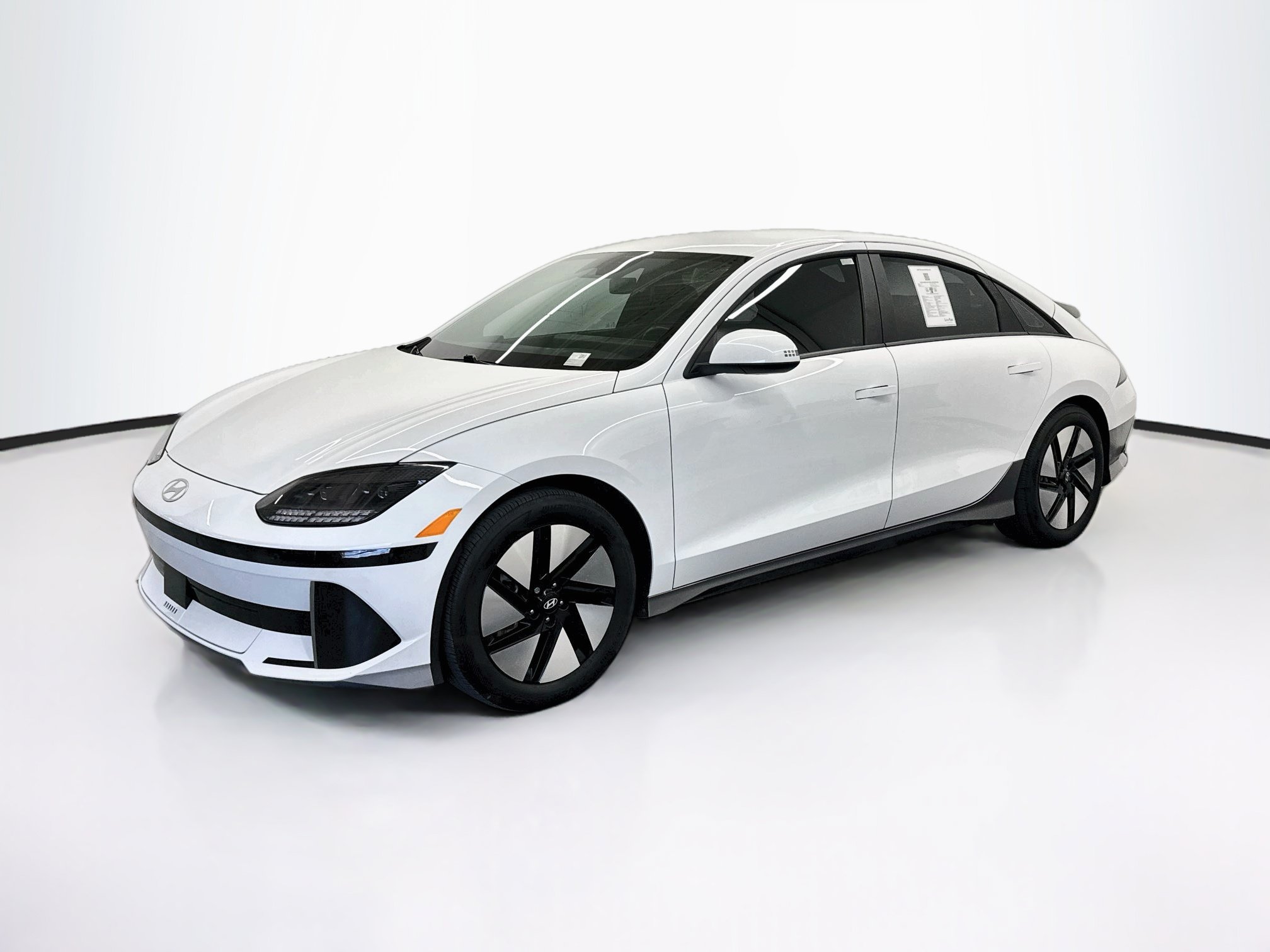 Used 2024 Hyundai Ioniq 6 SE RWD image 3