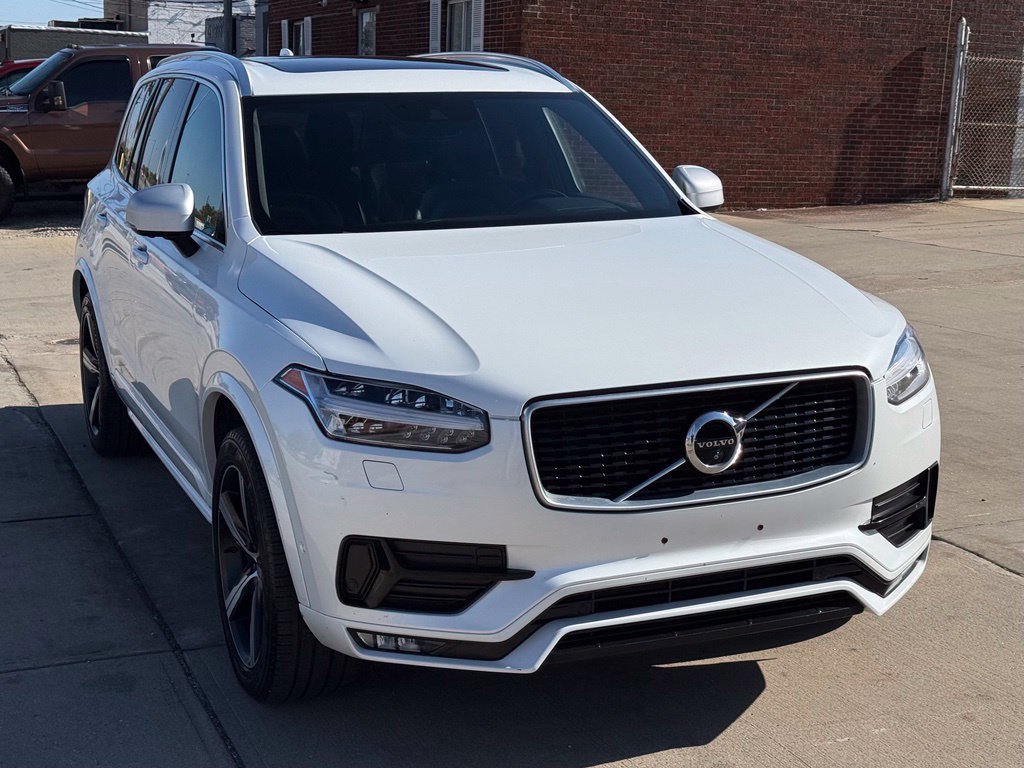 Used 2018 Volvo XC90 T6 R-Design w/ Convenience Package AWD/4WD image 2