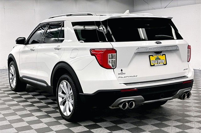 Used 2024 Ford Explorer Platinum w/ Technology Package image 2