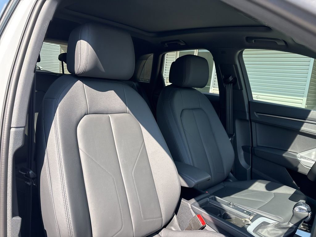 New 2025 Audi Q3 2.0T Premium image 16
