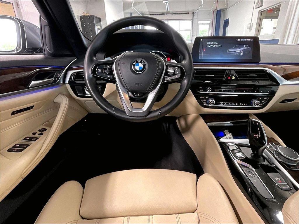 Used 2019 BMW 530e xDrive w/ Convenience Package AWD/4WD image 17
